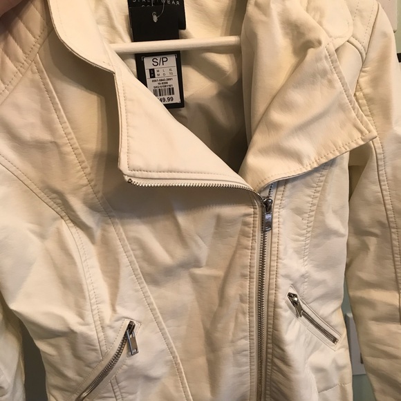 Trendy White Cropped Faux Leather Jacket - Picture 5 of 12